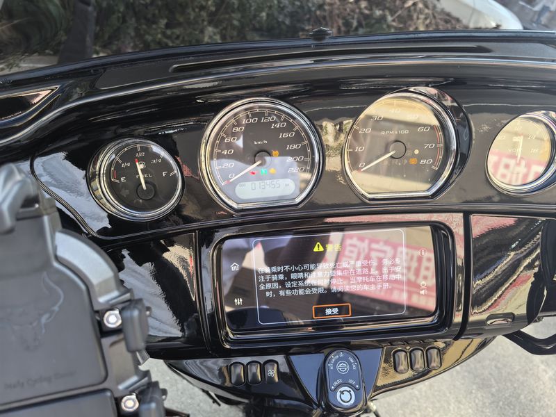 二手哈雷戴维森大道滑翔 Street Glide