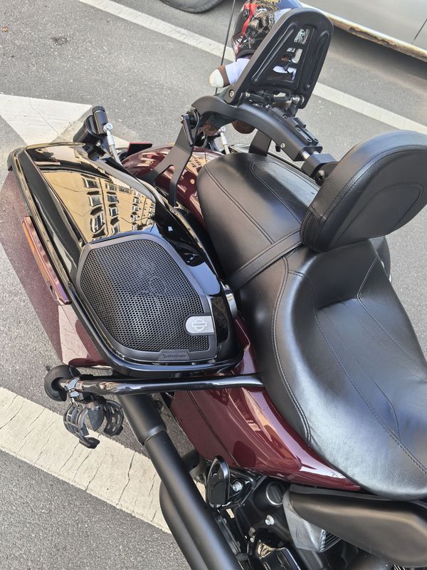 二手哈雷戴维森大道滑翔 Street Glide