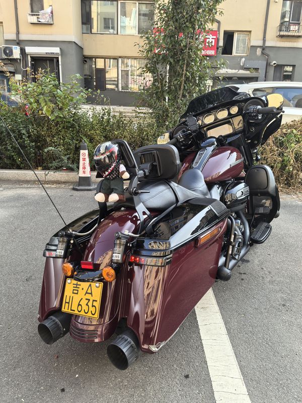 二手哈雷戴维森大道滑翔 Street Glide