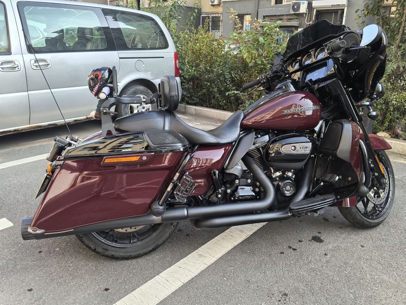 二手哈雷戴维森大道滑翔 Street Glide