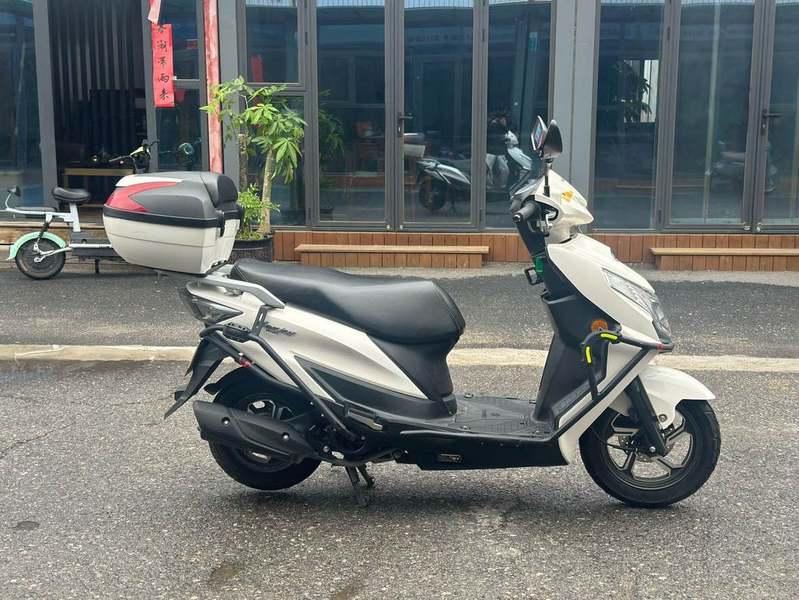 二手济南铃木优驿 UE125T