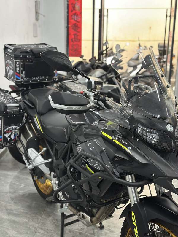 二手贝纳利金鹏 TRK502