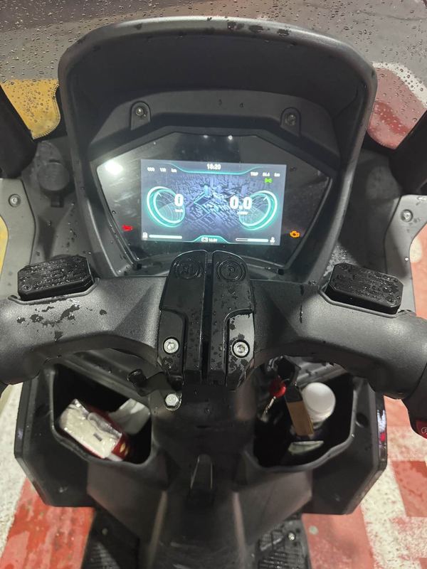二手ADIVAAD1 200
