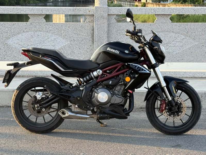 二手贝纳利蓝宝龙 BN302S