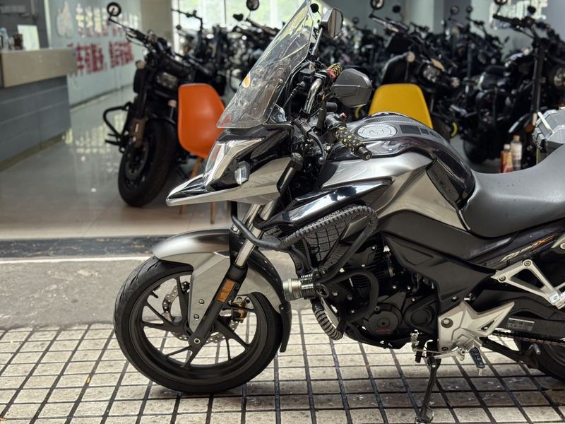 二手五羊本田猛鸷 CB190X