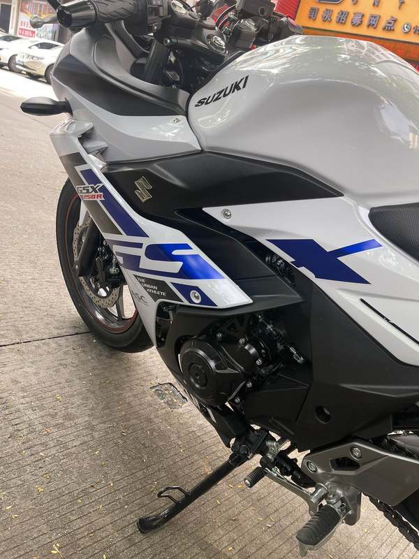 二手豪爵铃木GSX250R