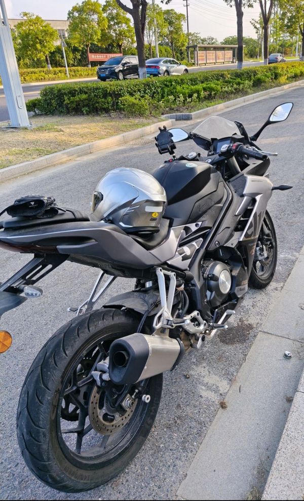二手贝纳利龙卷风 Tornado 252R