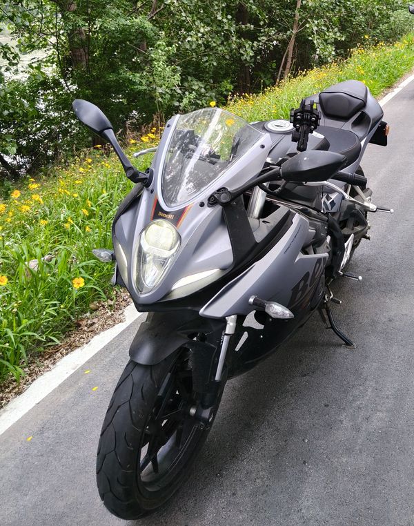 二手贝纳利龙卷风 Tornado 252R