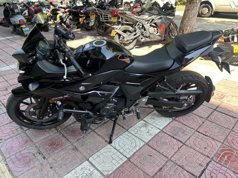 二手豪爵铃木GSX250R