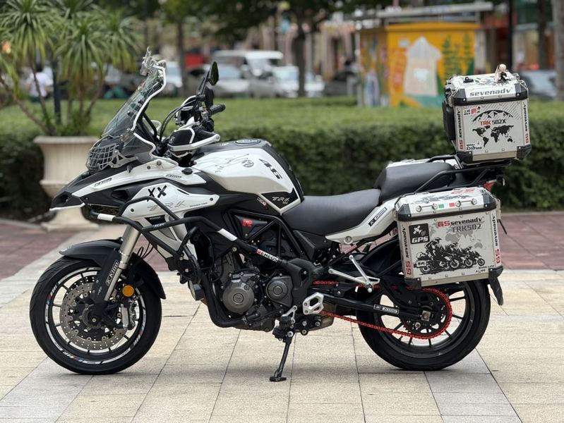 二手贝纳利金鹏 TRK502