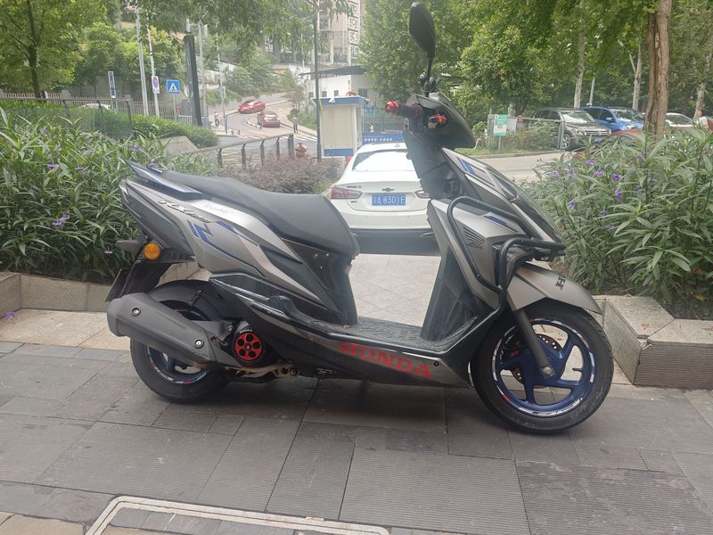 二手新大洲本田裂行 RX125Fi