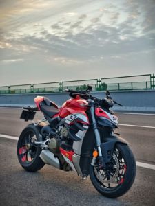 二手杜卡迪Street Fighter V4