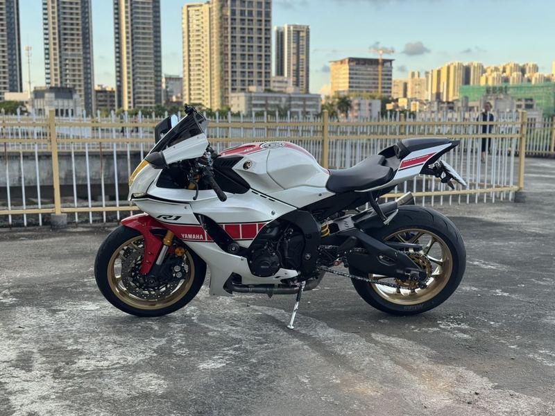 二手雅马哈YZF-R1