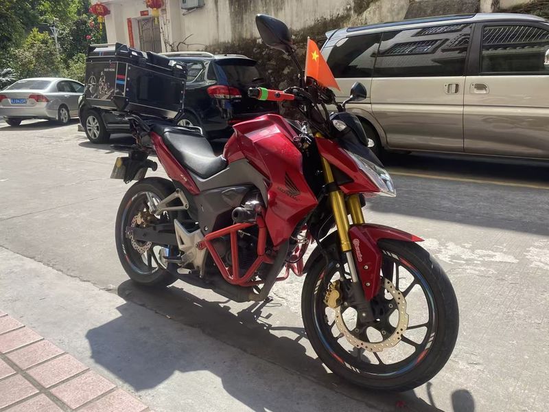 二手五羊本田CB190R 暴锋眼