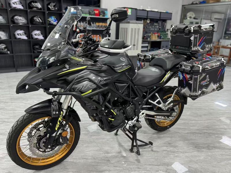 二手贝纳利金鹏 TRK502