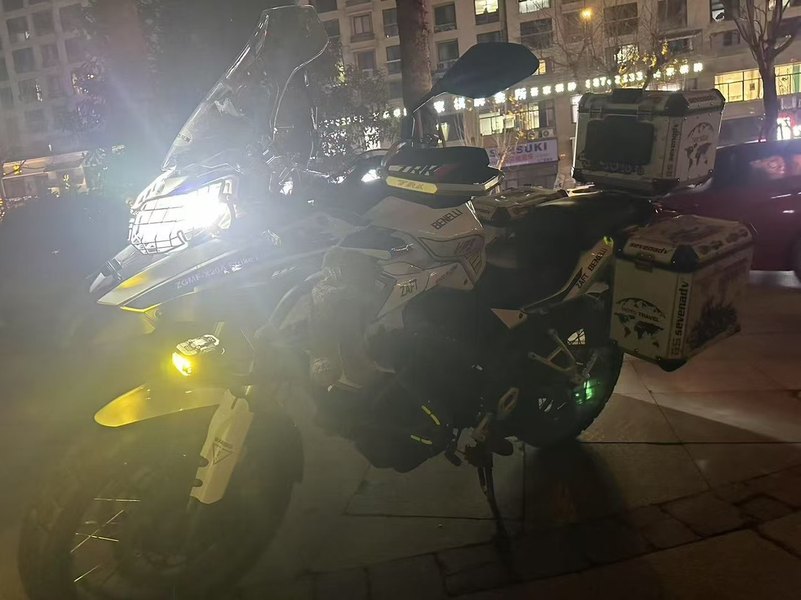 二手贝纳利金鹏 TRK502