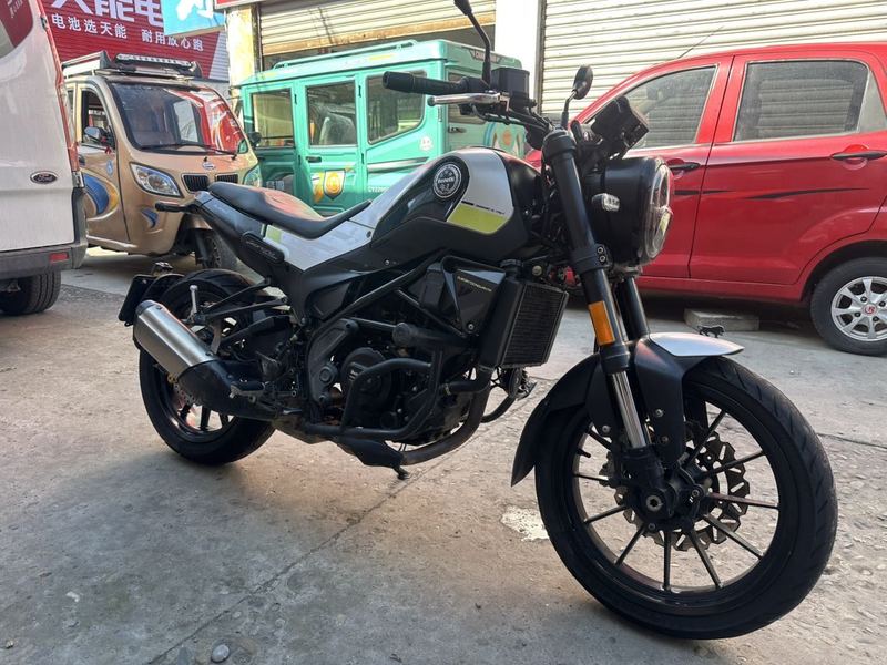 二手贝纳利幼狮 Leoncino 250