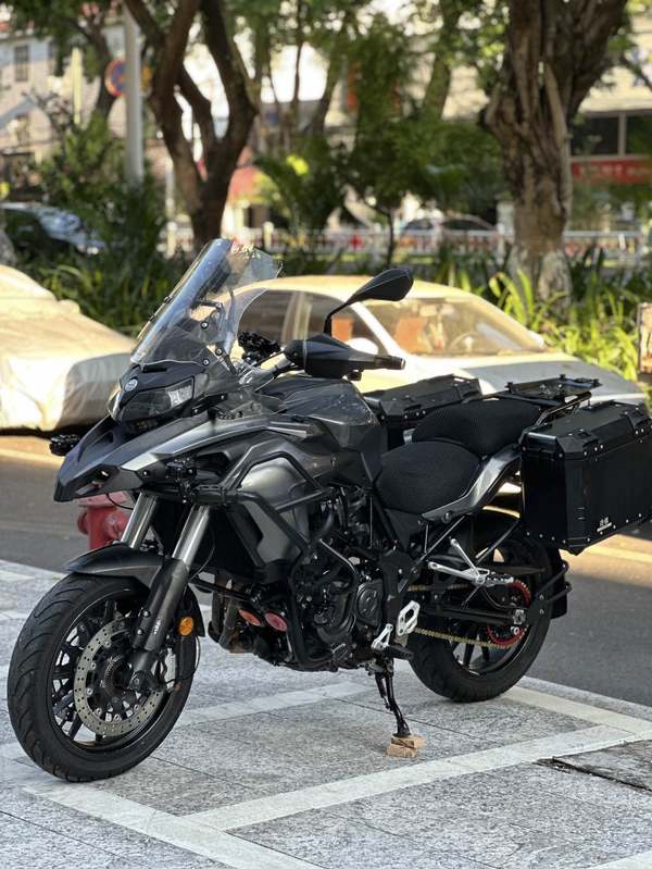 二手贝纳利金鹏 TRK502