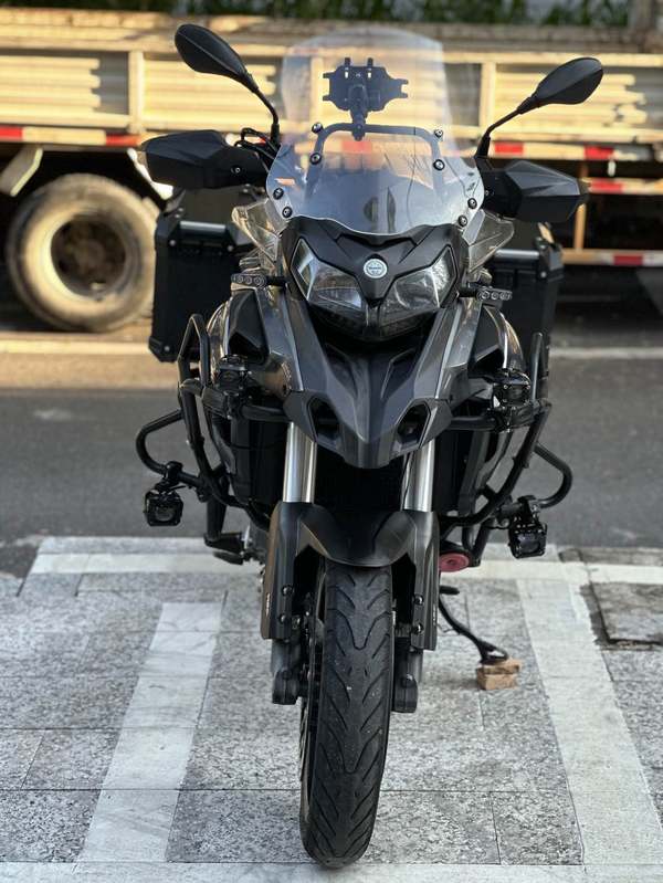 二手贝纳利金鹏 TRK502
