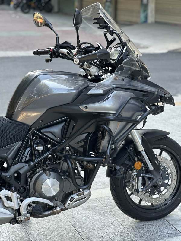 二手贝纳利金鹏 TRK502