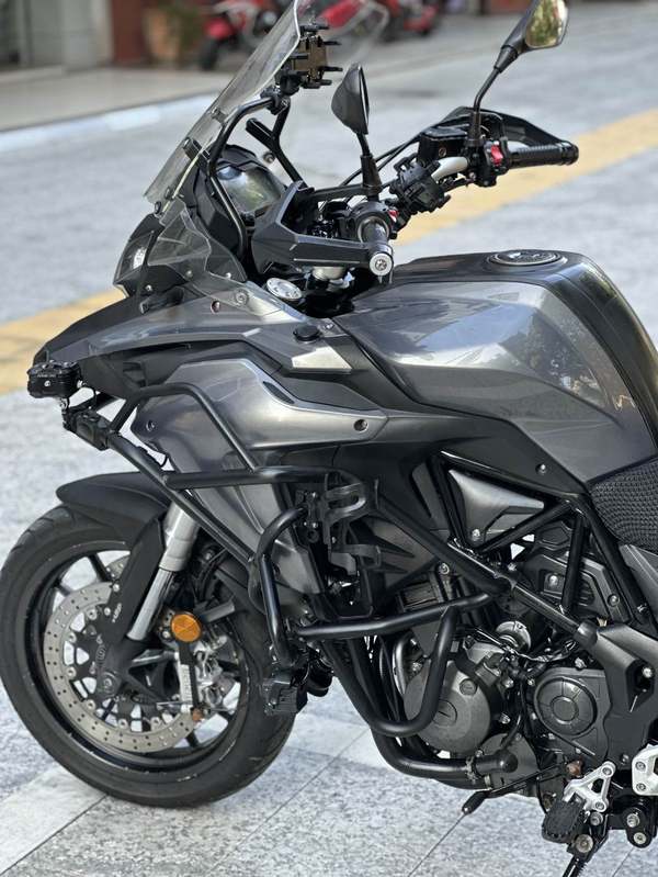 二手贝纳利金鹏 TRK502