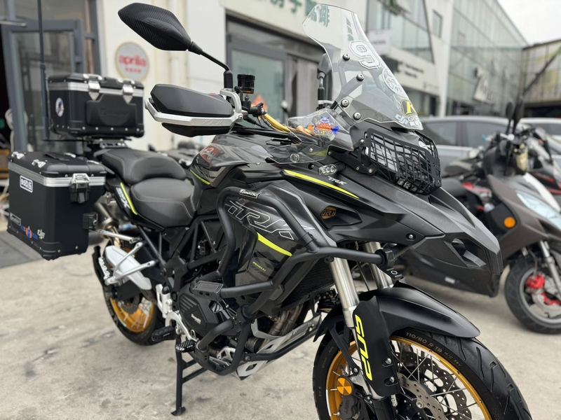 二手贝纳利金鹏 TRK502