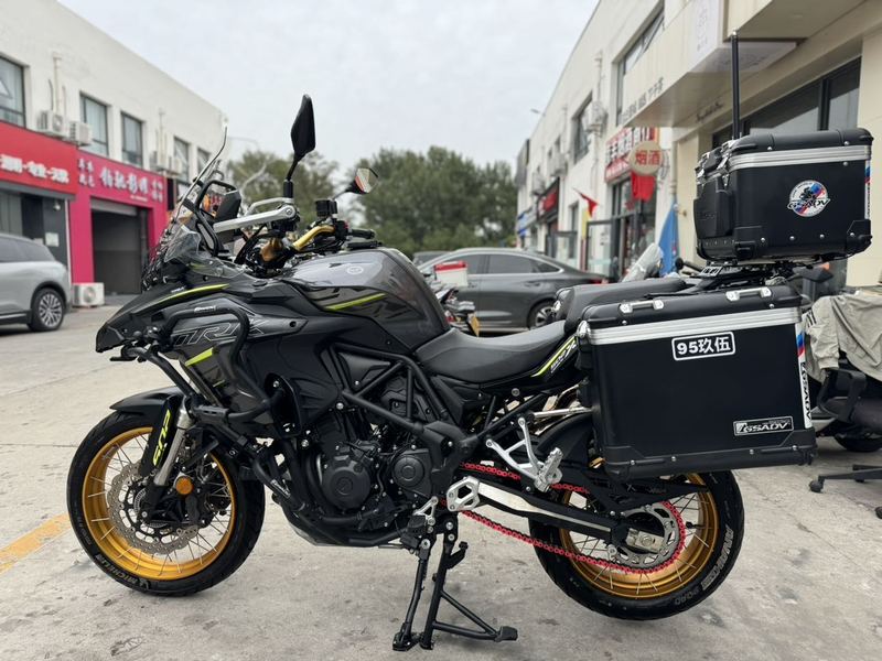 二手贝纳利金鹏 TRK502