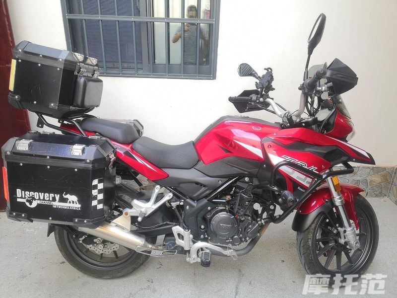 二手贝纳利金鹏 TRK251