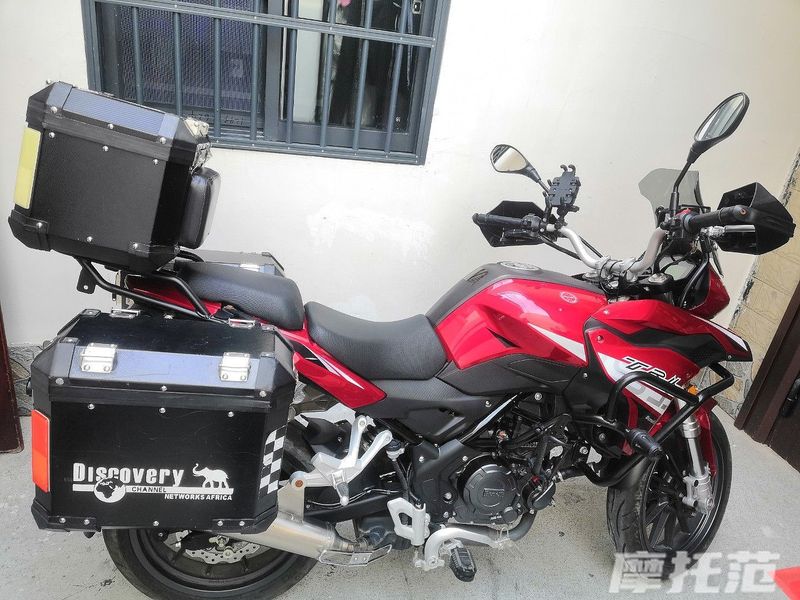 二手贝纳利金鹏 TRK251