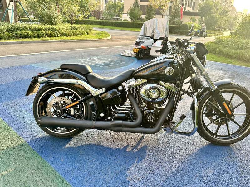 二手哈雷戴维森突破者 Breakout