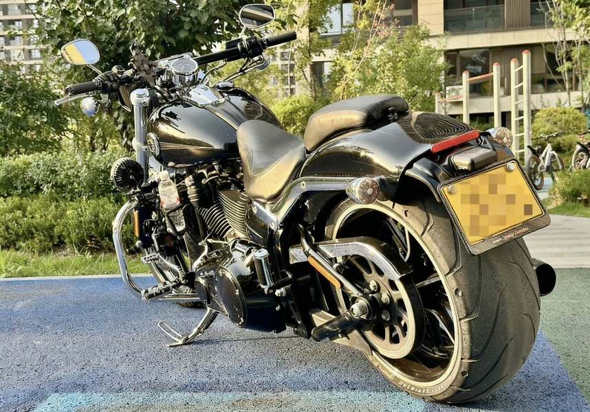 二手哈雷戴维森突破者 Breakout