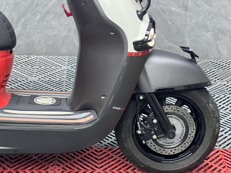 二手维多利亚Sixties 250Si