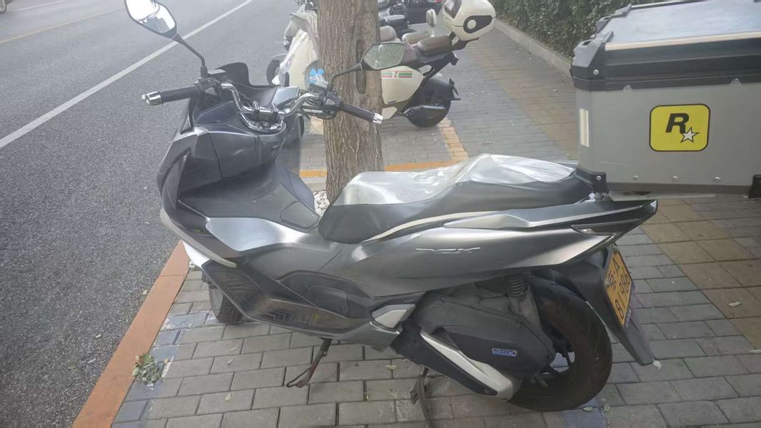 二手五羊本田PCX