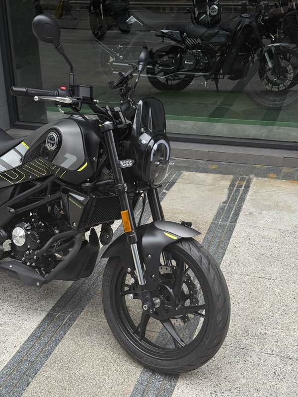 二手贝纳利幼狮 Leoncino 150