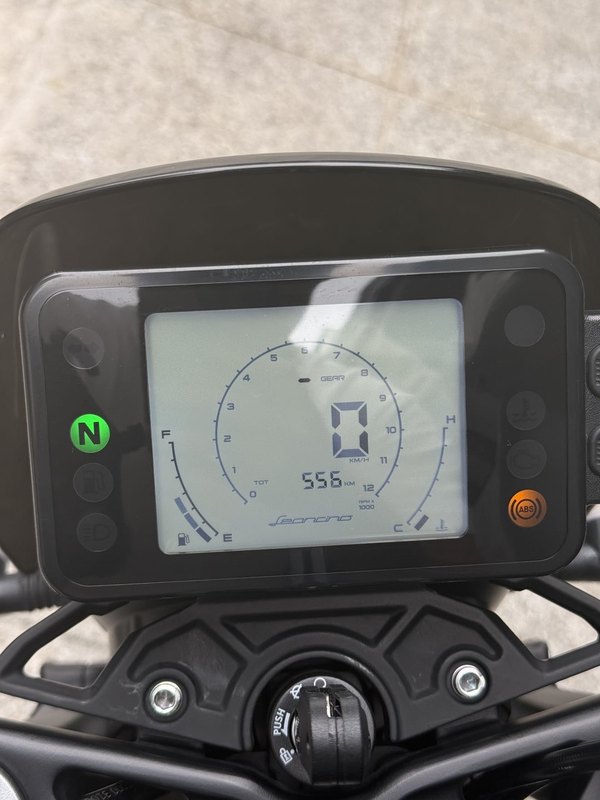 二手贝纳利幼狮 Leoncino 150