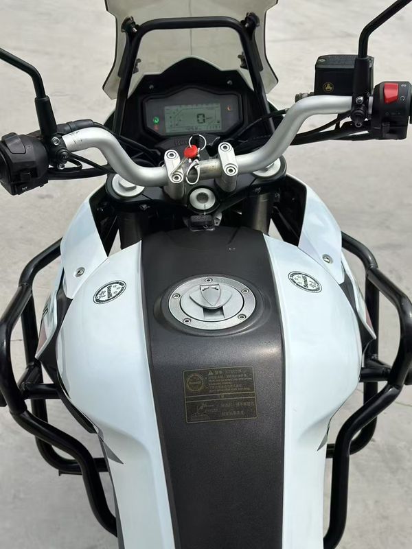 二手贝纳利金鹏 TRK251