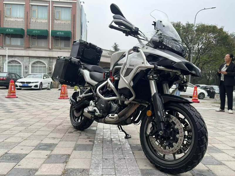 二手贝纳利金鹏 TRK502