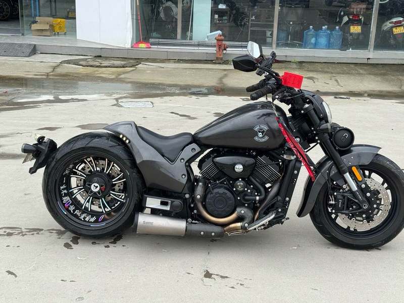 二手香帅金刚狼800S