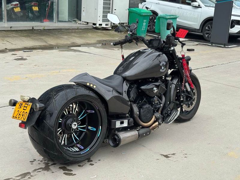 二手香帅金刚狼800S