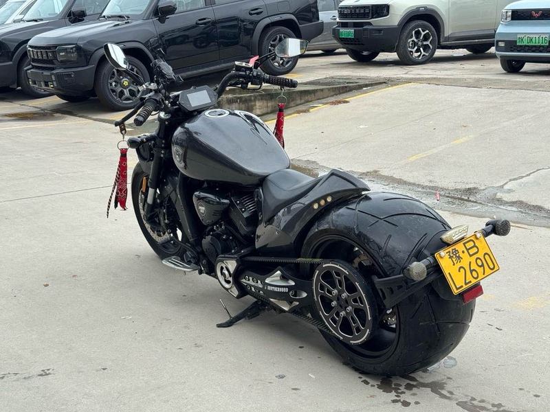 二手香帅金刚狼800S