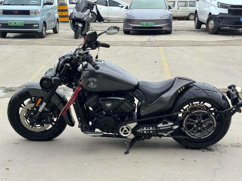 二手香帅金刚狼800S