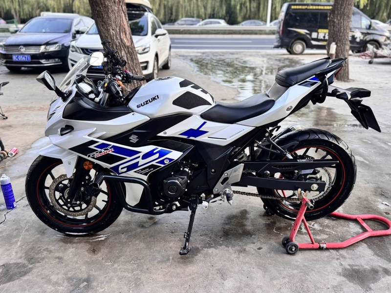 二手豪爵铃木GSX250R