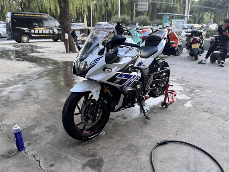 二手豪爵铃木GSX250R