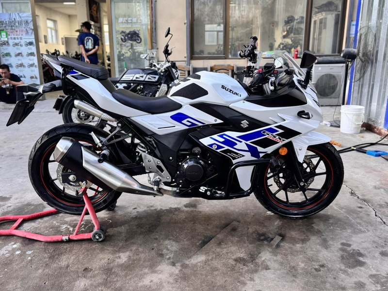 二手豪爵铃木GSX250R