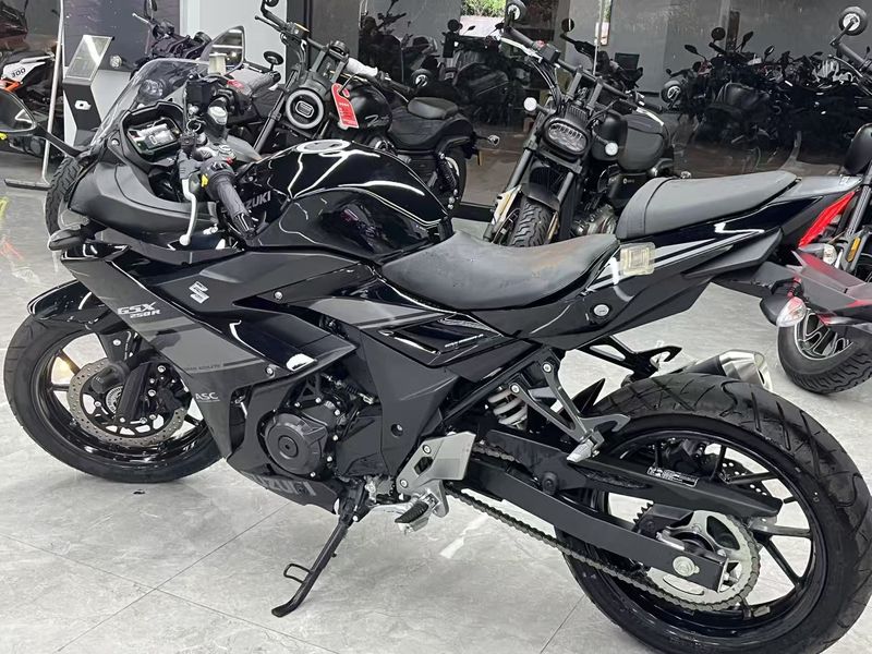二手豪爵铃木GSX250R