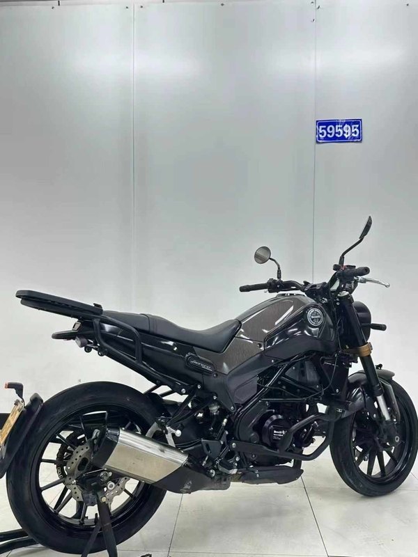 二手贝纳利幼狮 Leoncino 250