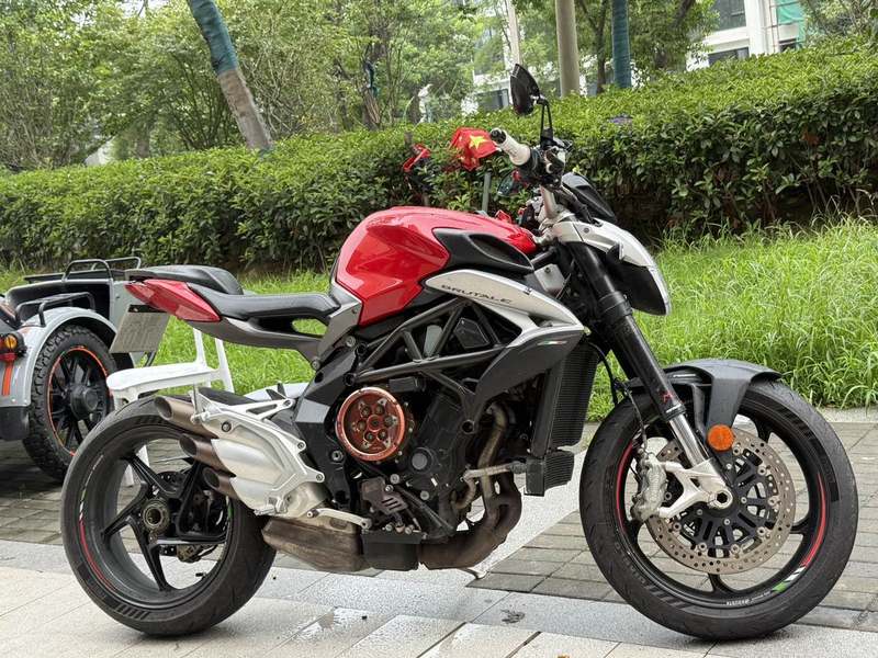 二手奥古斯塔Brutale 800
