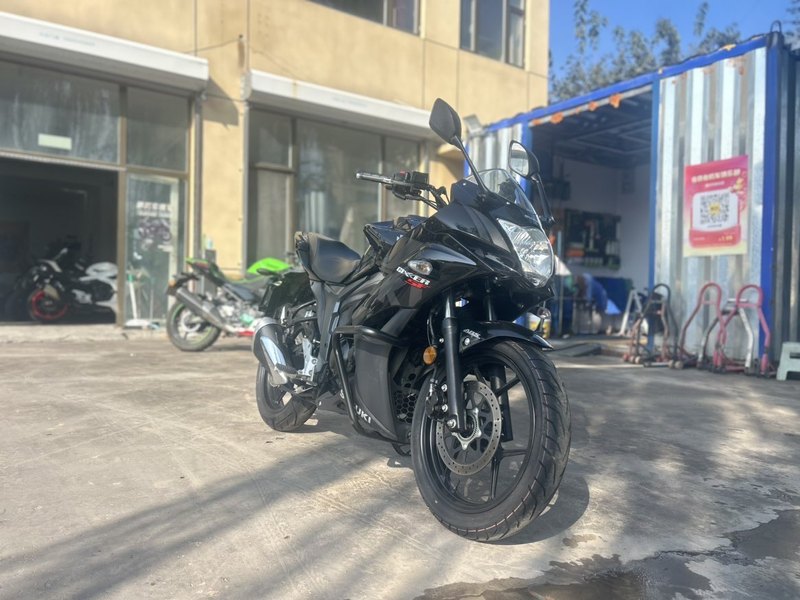 二手济南铃木极客飒 Gixxer 155