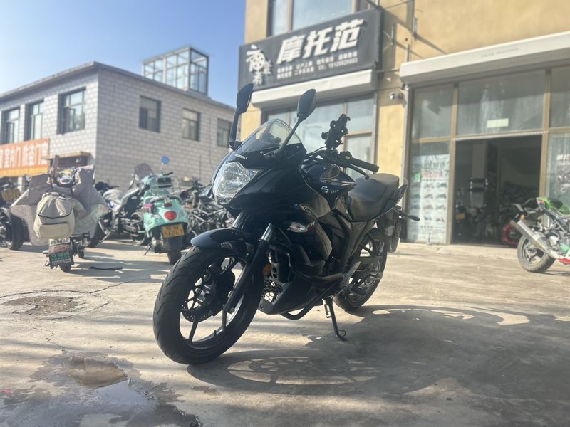 二手济南铃木极客飒 Gixxer 155