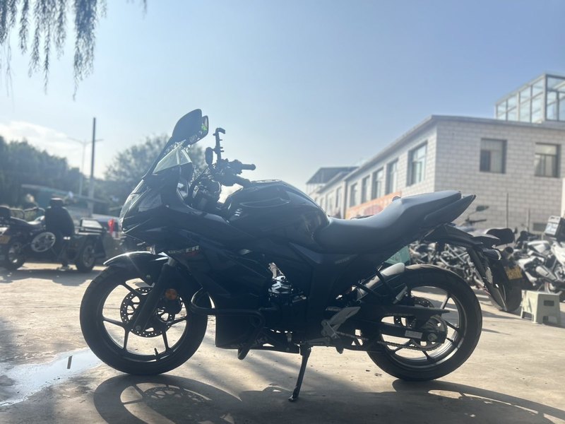 二手济南铃木极客飒 Gixxer 155